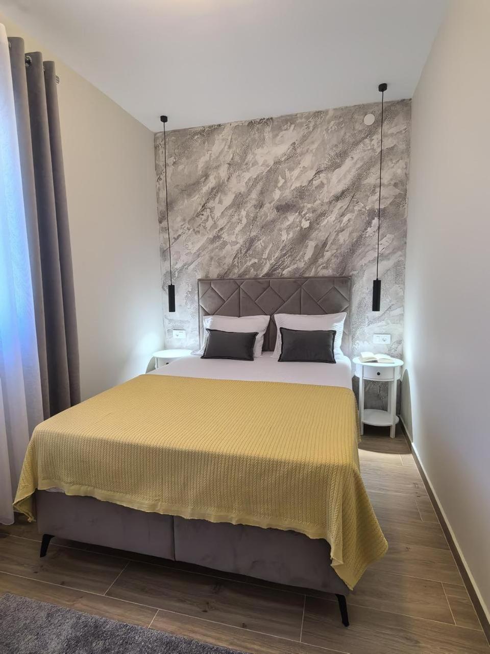 Sunny Hill - Parking - Fenced Garden - Luxury Loft Apartman Kotor Kültér fotó