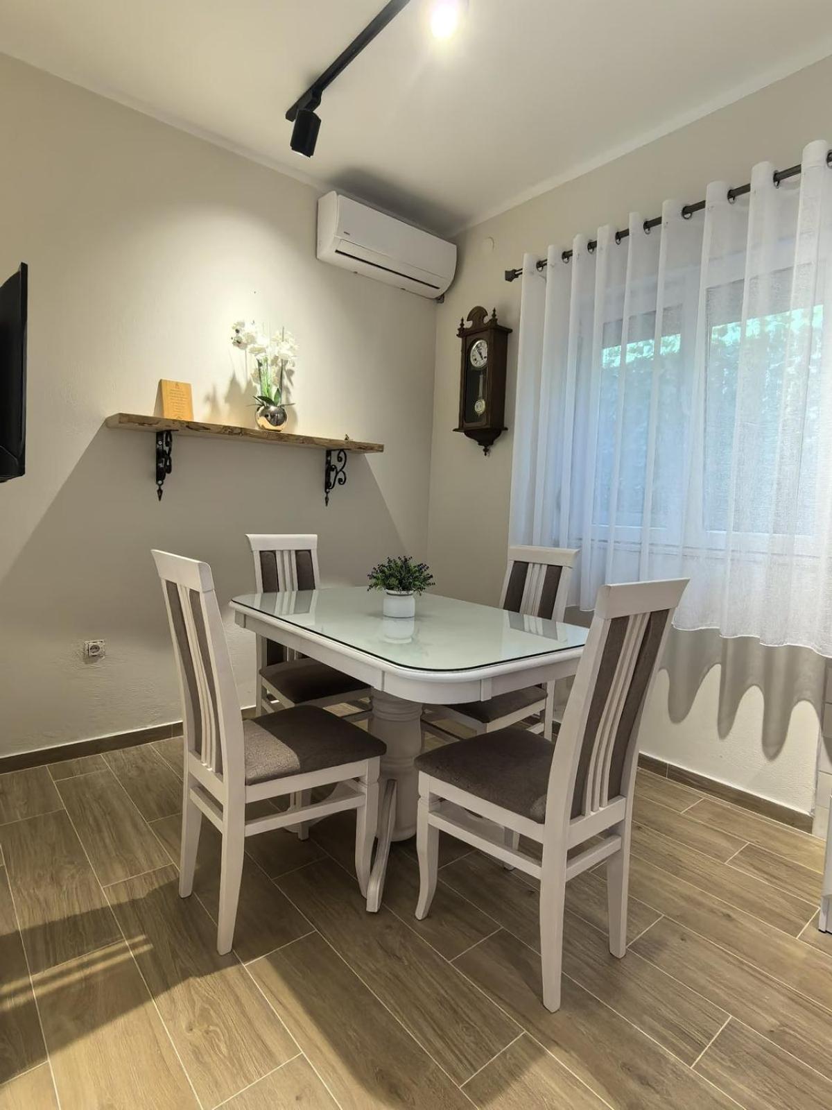 Sunny Hill - Parking - Fenced Garden - Luxury Loft Apartman Kotor Kültér fotó