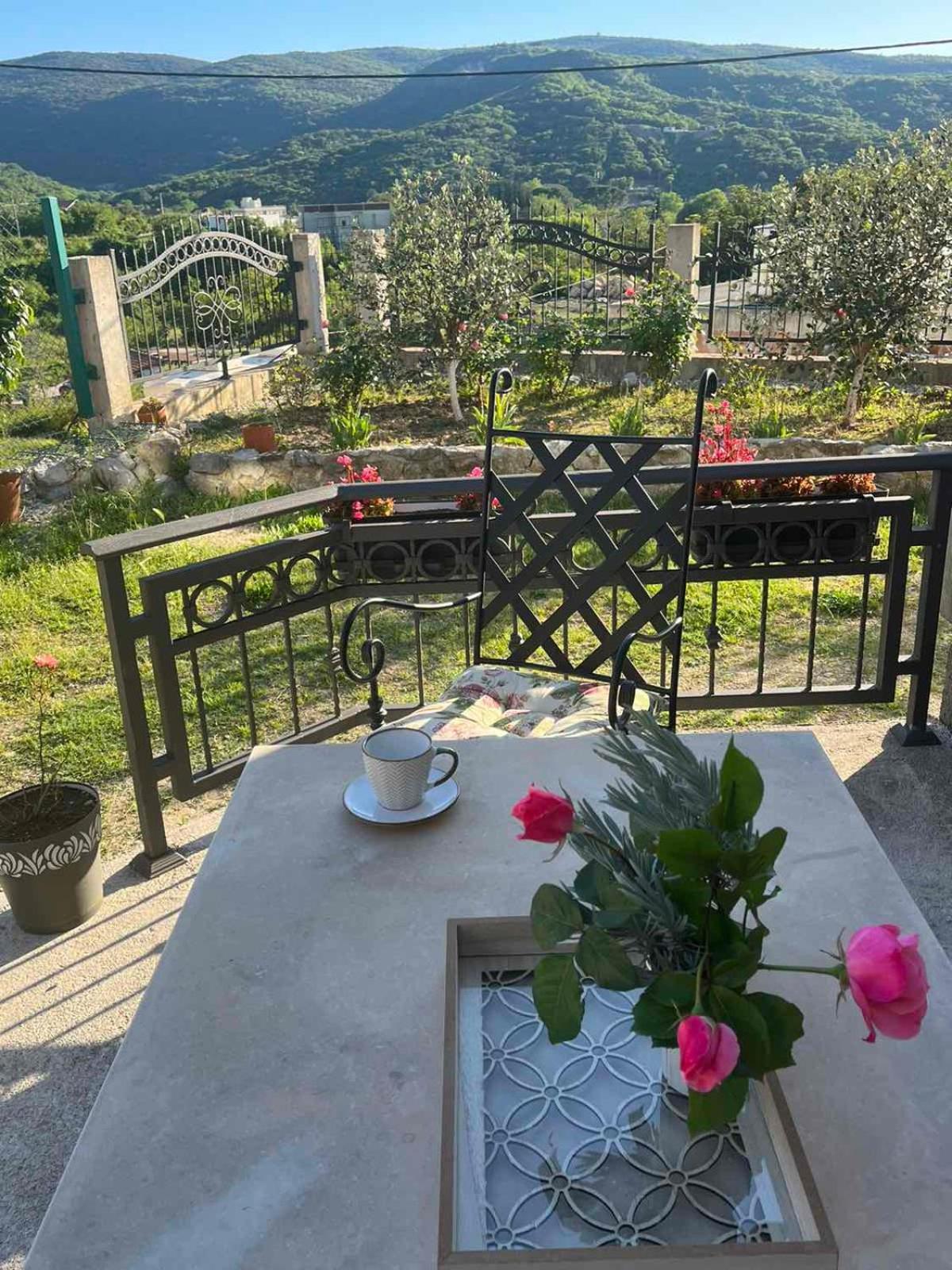 Sunny Hill - Parking - Fenced Garden - Luxury Loft Apartman Kotor Kültér fotó